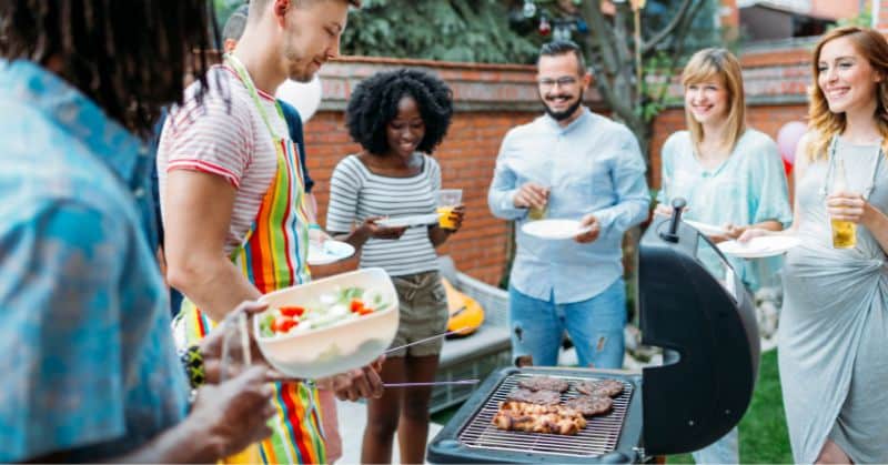 BBQ ברביקיו בחצר